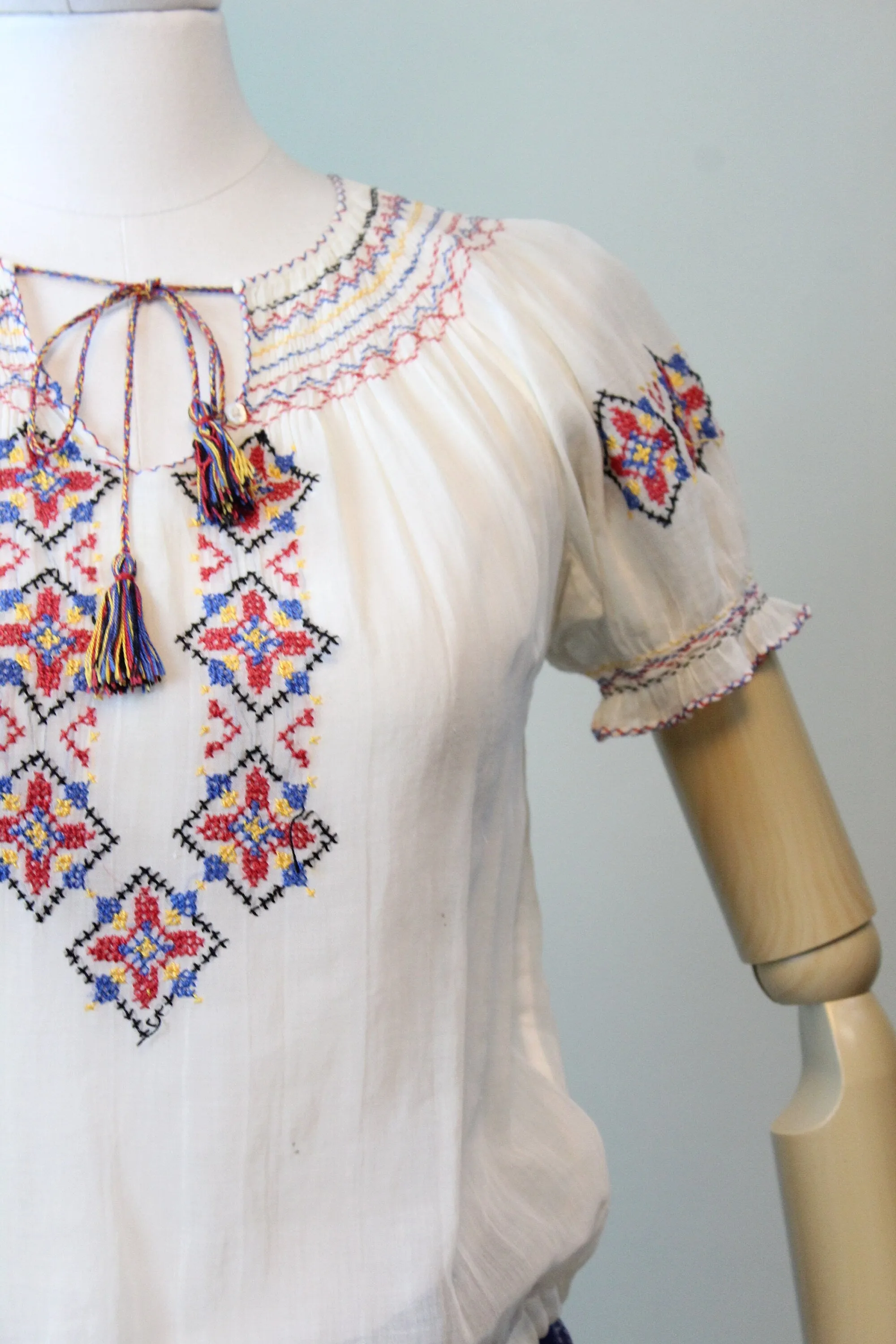 1930s HUNGARIAN embroidered peasant blouse xs small | new spring