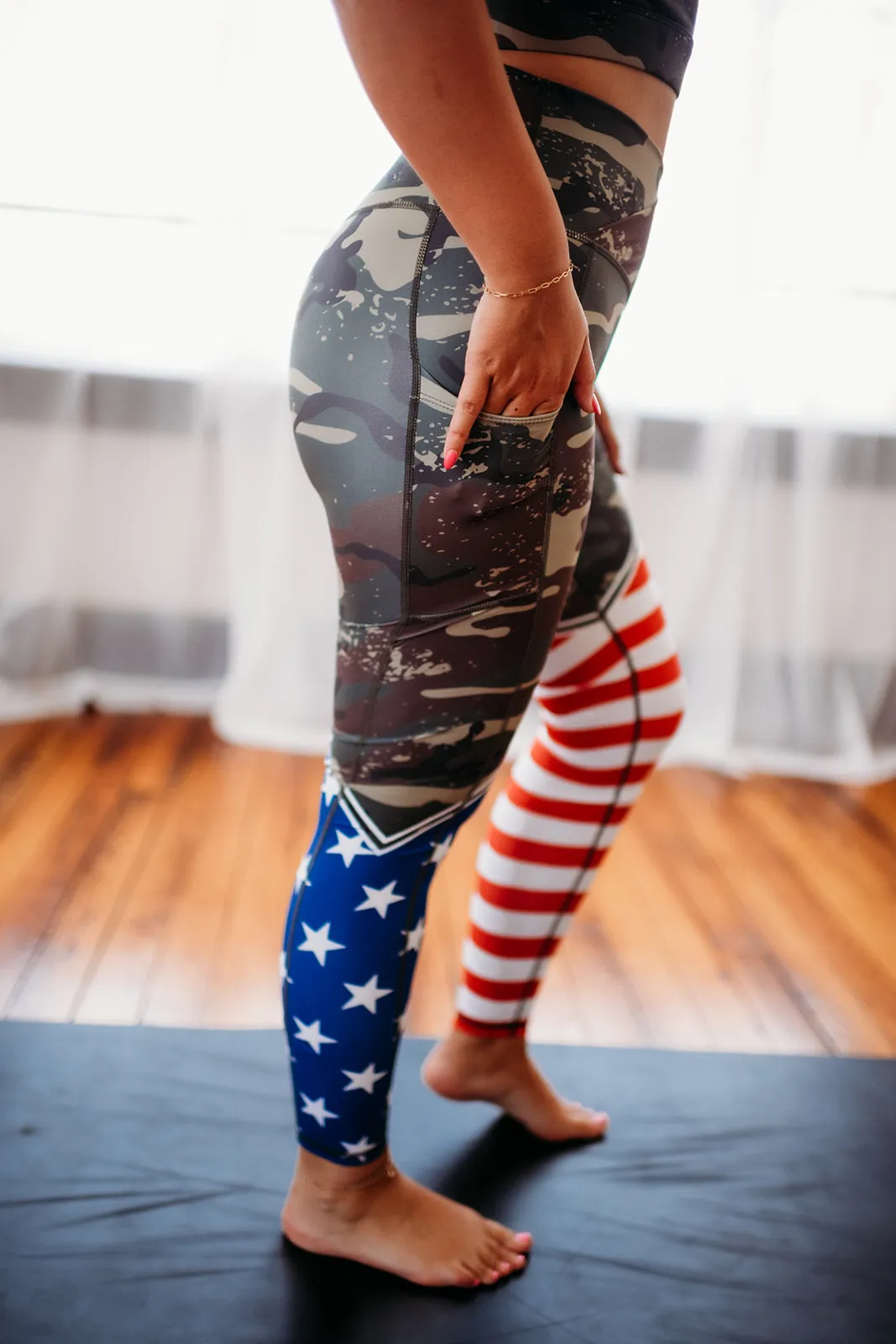 PATRIOTIC CROSSOVER LEGGINGS