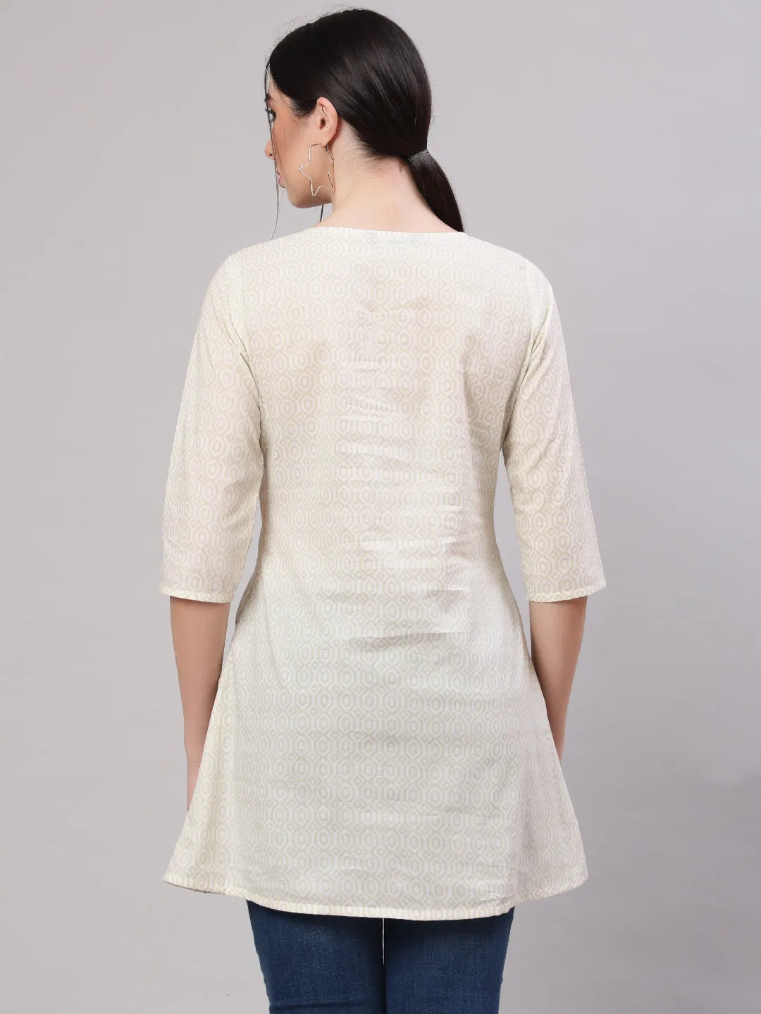 Women Cream Printed Straight Tunic With Three Quaretr Sleeves