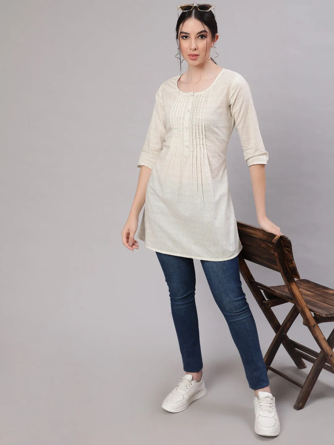 Women Cream Printed Straight Tunic With Three Quaretr Sleeves